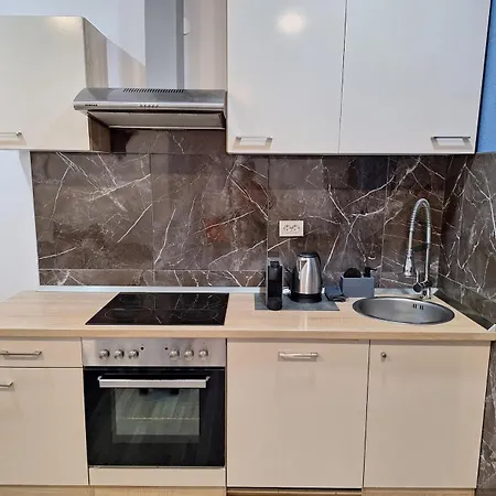 Lemon Garden Apartment *