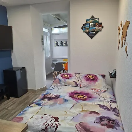 Lemon Garden Apartment *