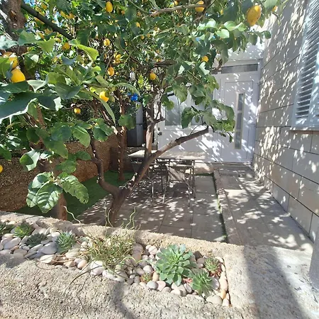 Lemon Garden 아파트